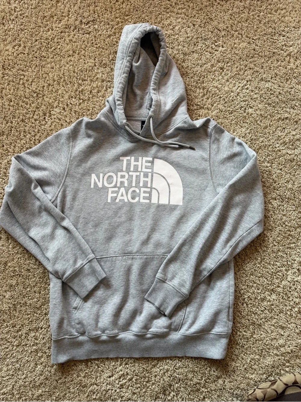 The North Face Men's Light Gray Logo Pullover Hoodie